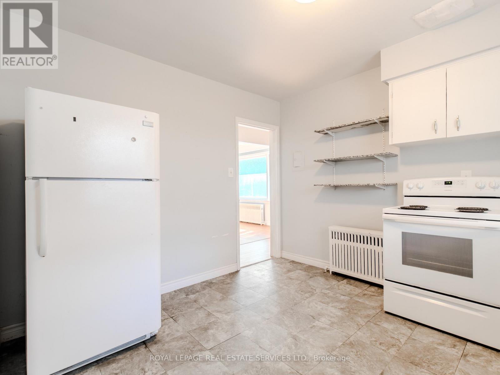 #2 - 20 Park Boulevard, Toronto, ON - Indoor Photo Showing Kitchen