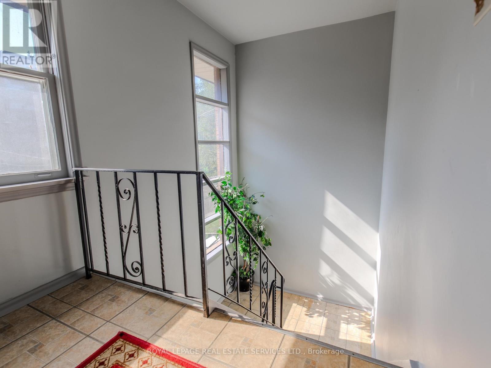 #2 - 20 Park Boulevard, Toronto, ON - Indoor Photo Showing Other Room