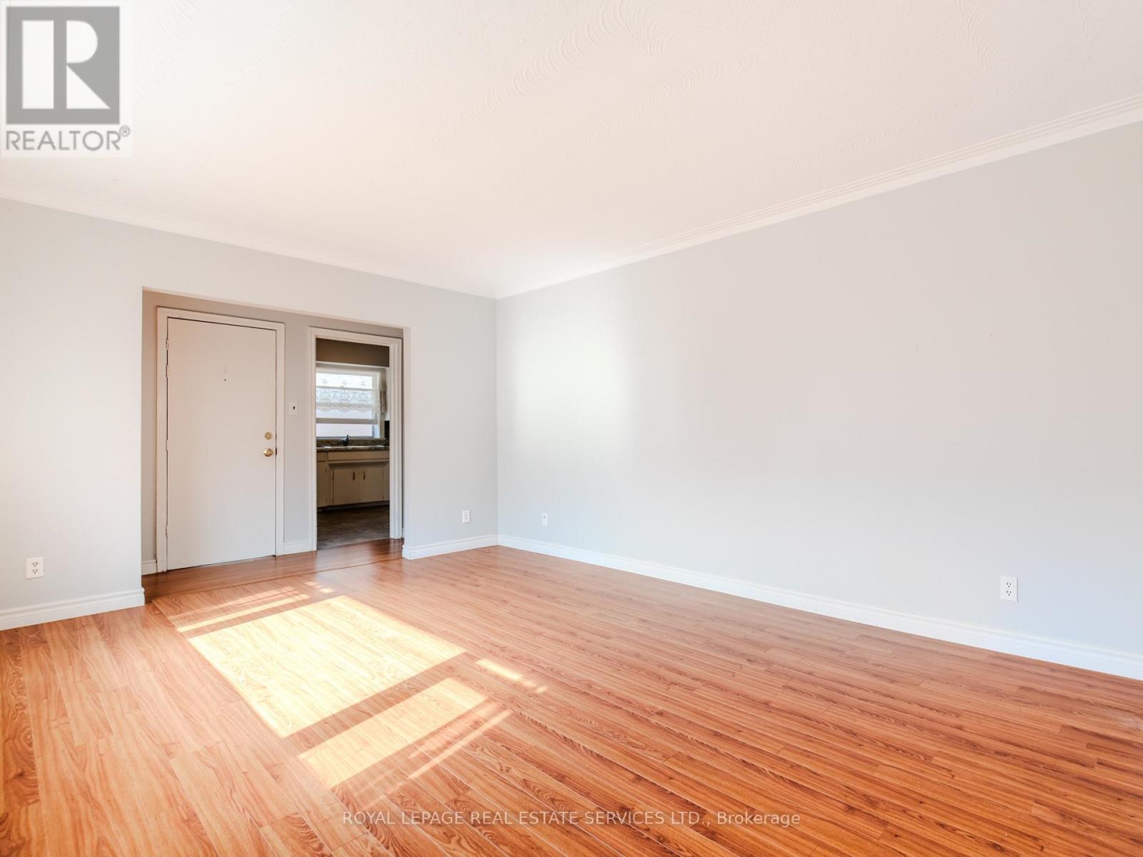 #2 - 20 Park Boulevard, Toronto, ON - Indoor Photo Showing Other Room