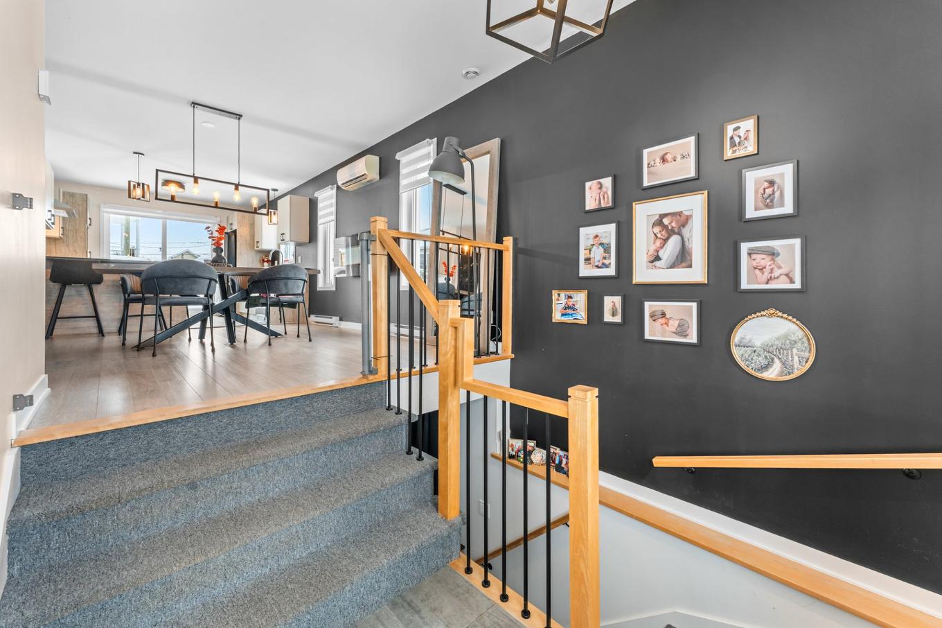 Hall d'entrée/Vestibule - 213 Rue De Venise, Saint-Lin/Laurentides, QC - Indoor Photo Showing Other Room