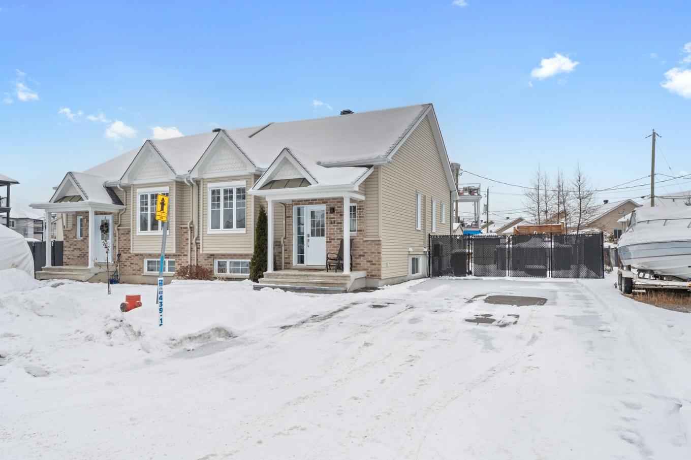 Façade - 213 Rue De Venise, Saint-Lin/Laurentides, QC - Outdoor With Facade