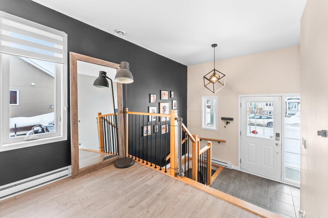 Hall d'entrée/Vestibule - 213 Rue De Venise, Saint-Lin/Laurentides, QC - Indoor Photo Showing Other Room