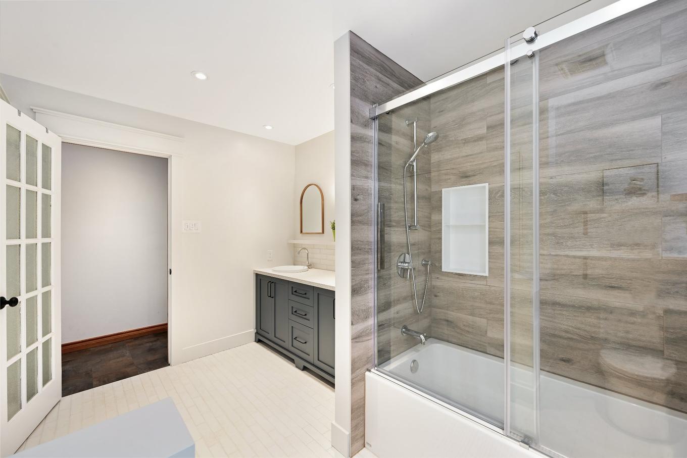 Bathroom - 319 23E Avenue E., Venise-En-Québec, QC - Indoor Photo Showing Bathroom