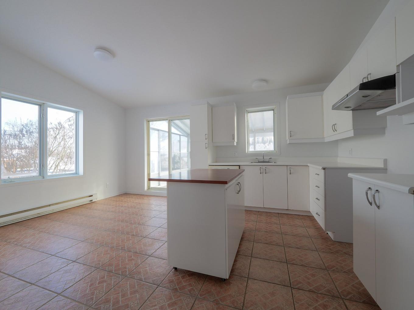 Kitchen - 5750 Rue Goyer, Trois-Rivières, QC - Indoor Photo Showing Kitchen