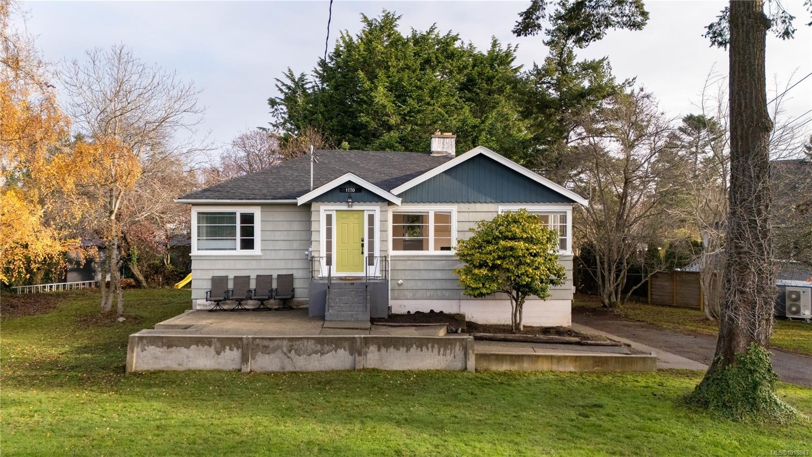 1170 Munro St, Esquimalt, BC