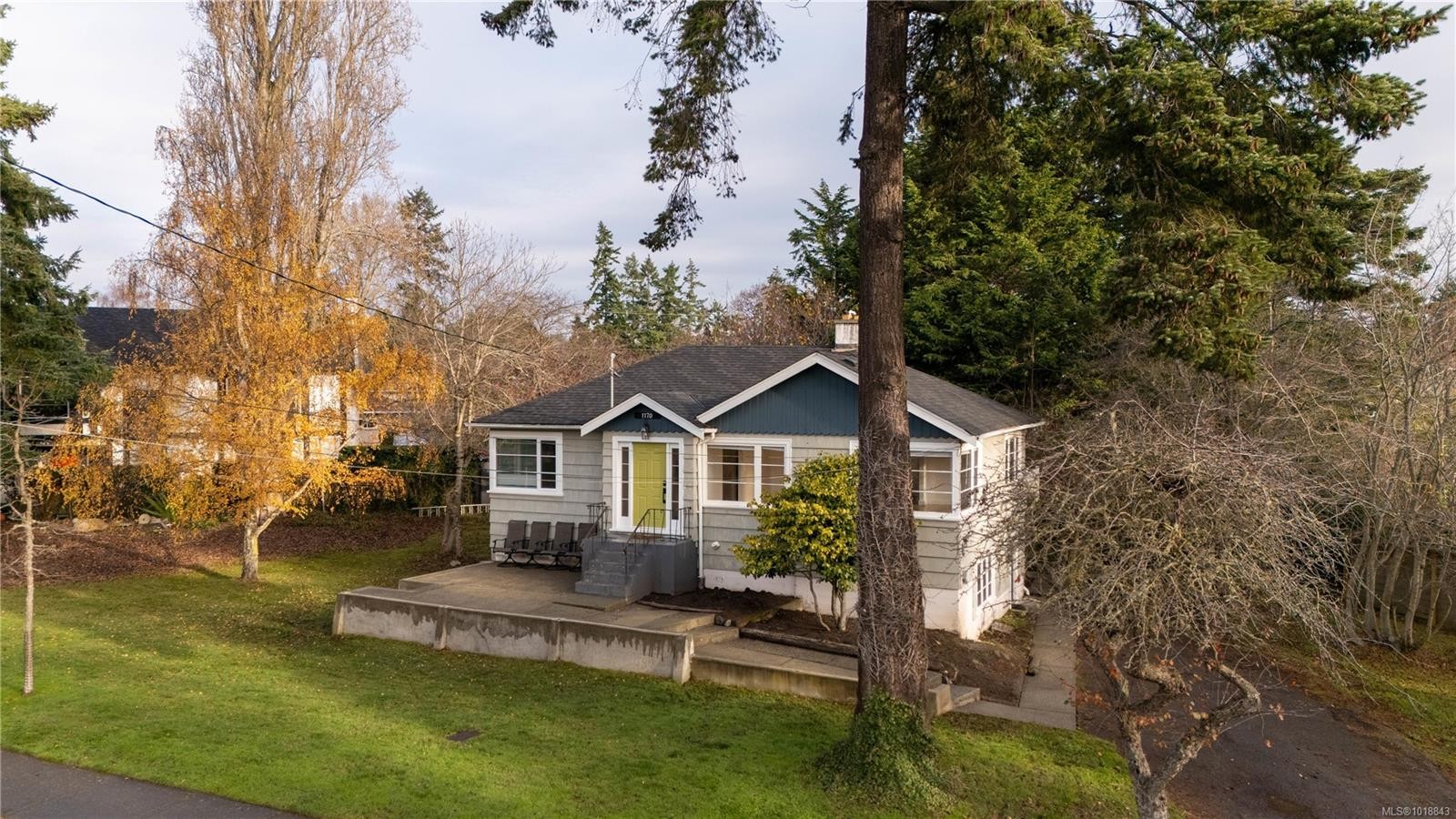 1170 Munro St, Esquimalt, BC