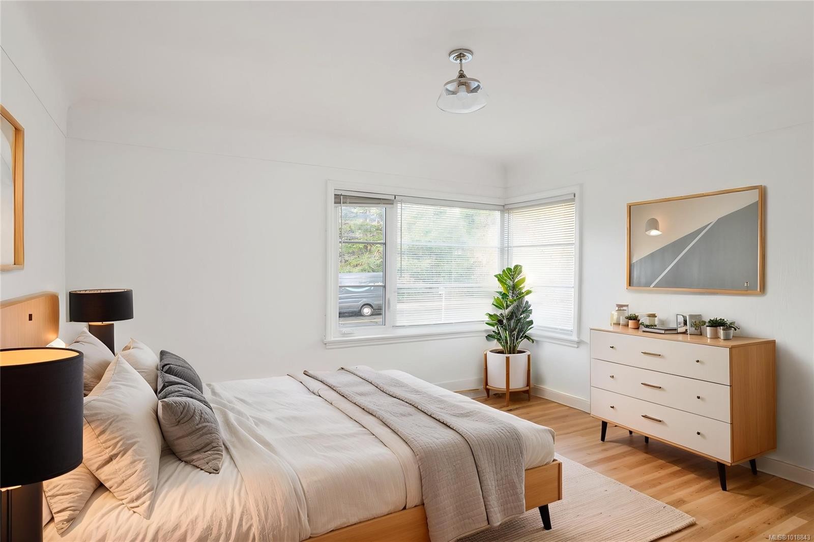 1170 Munro St, Esquimalt, BC