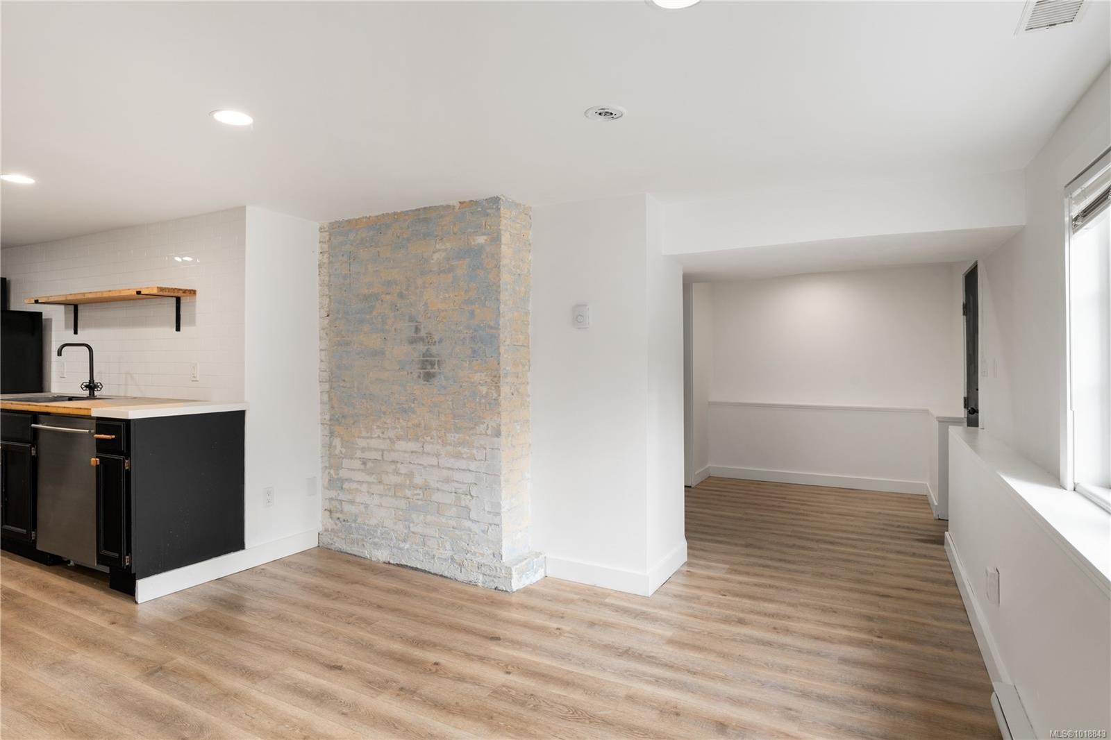 1170 Munro St, Esquimalt, BC