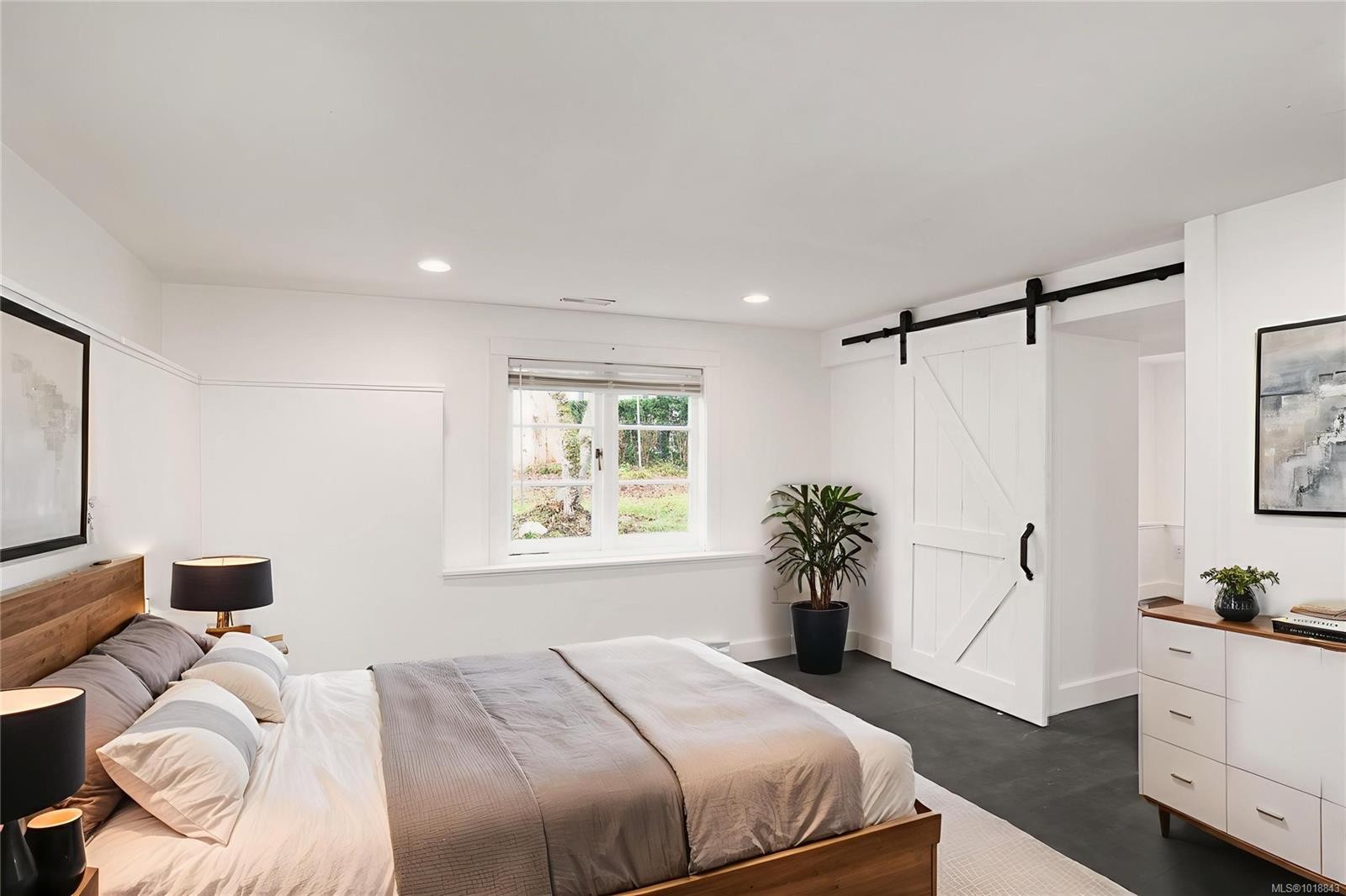 1170 Munro St, Esquimalt, BC