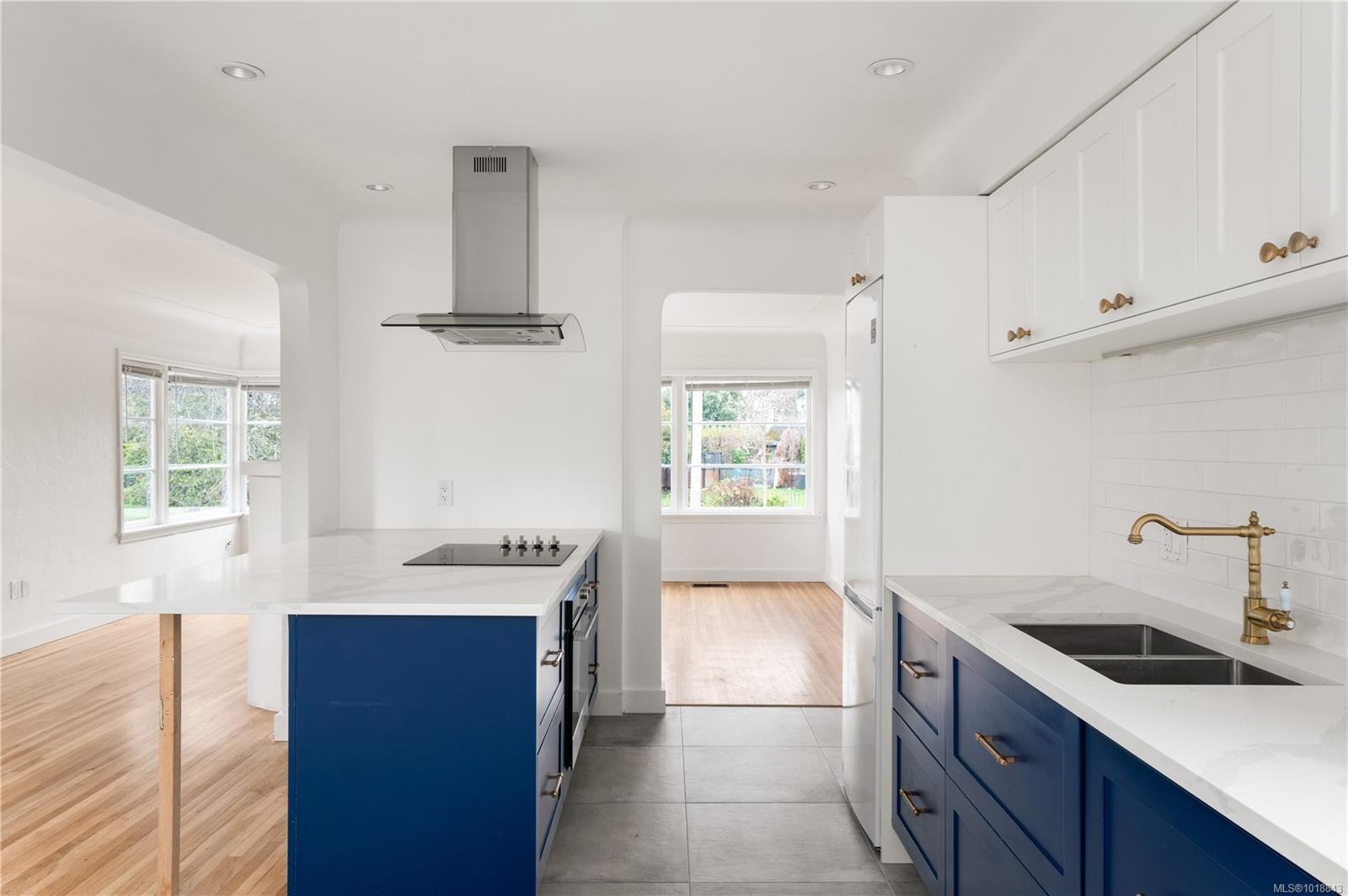 1170 Munro St, Esquimalt, BC