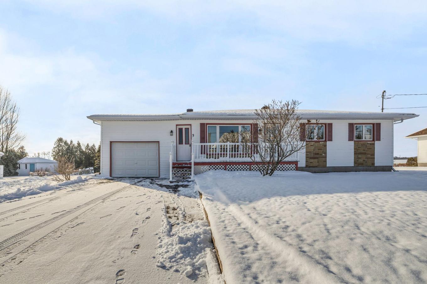 Frontage - 3 Rue Du Trompe-Souris, Lévis (Desjardins), QC - Outdoor With Deck Patio Veranda