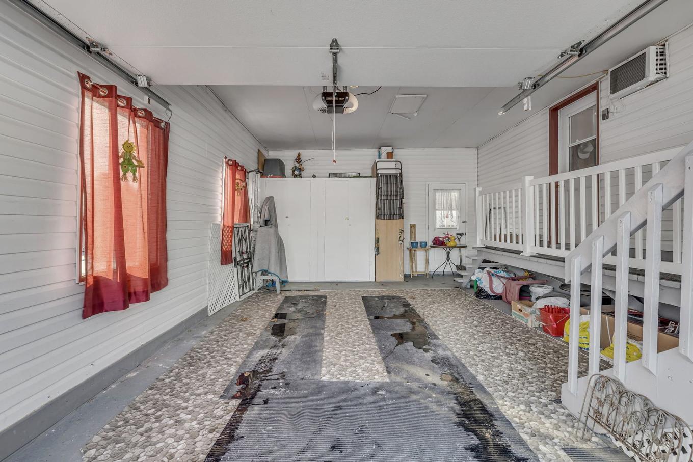 Garage - 3 Rue Du Trompe-Souris, Lévis (Desjardins), QC - Indoor Photo Showing Garage