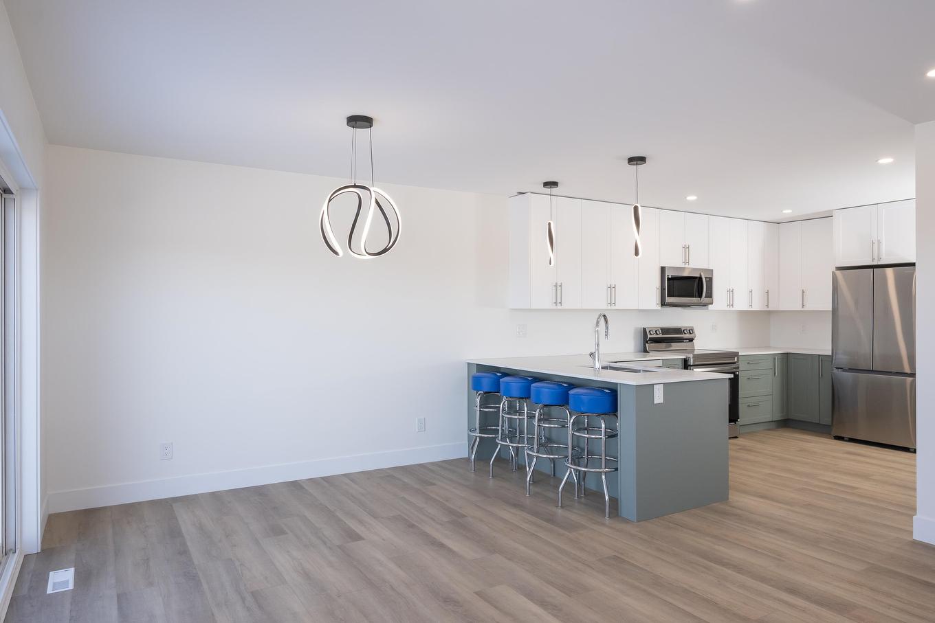 202 Bruin Crescent, Thunder Bay, ON - Indoor Photo Showing Kitchen