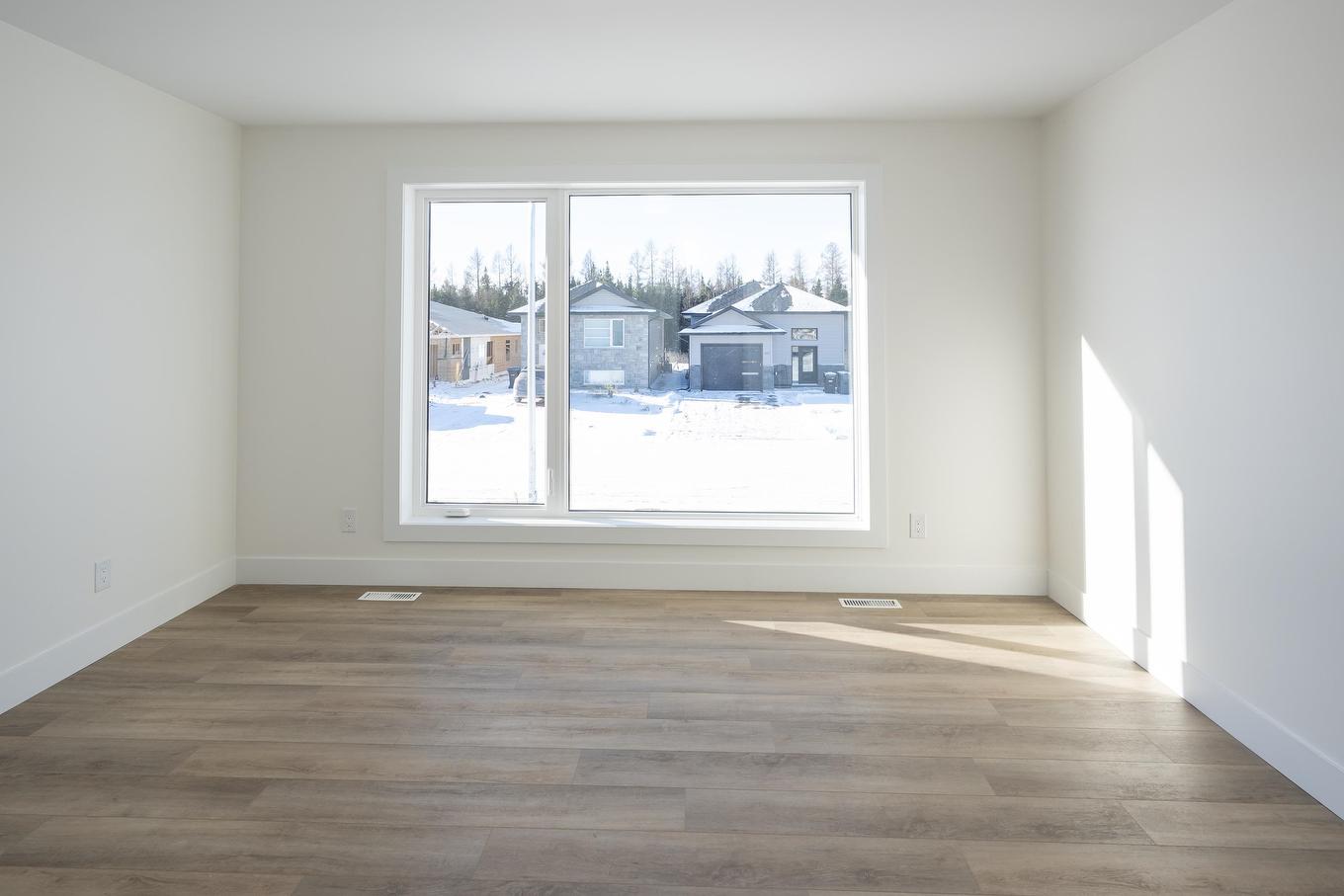 202 Bruin Crescent, Thunder Bay, ON - Indoor Photo Showing Other Room