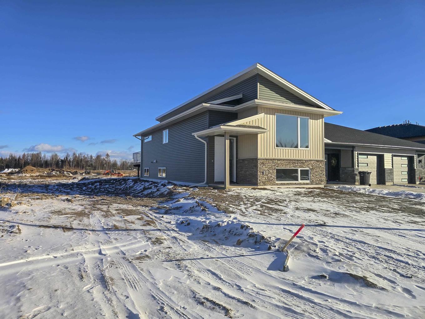 202 Bruin Crescent, Thunder Bay, ON - Outdoor