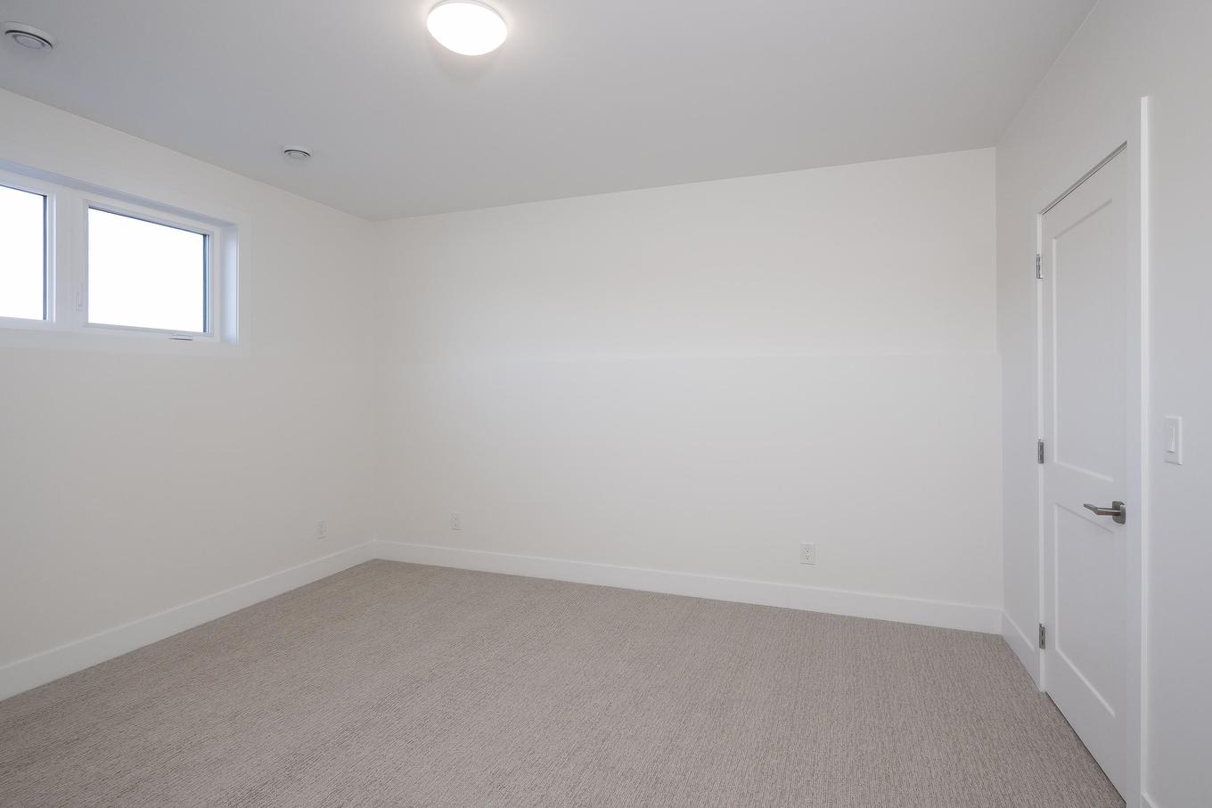 202 Bruin Crescent, Thunder Bay, ON - Indoor Photo Showing Other Room