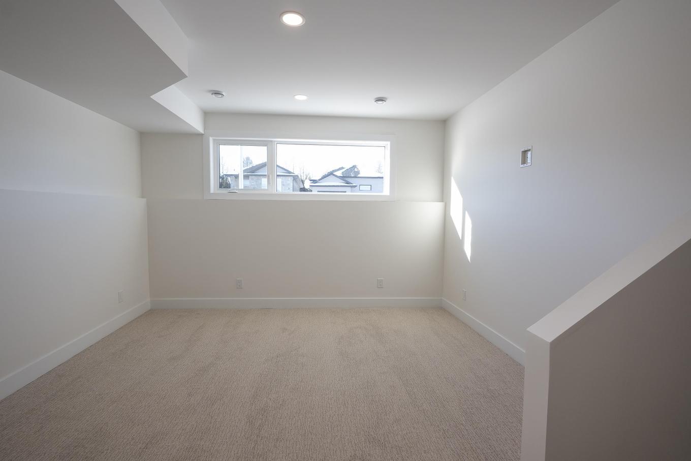 202 Bruin Crescent, Thunder Bay, ON - Indoor Photo Showing Other Room