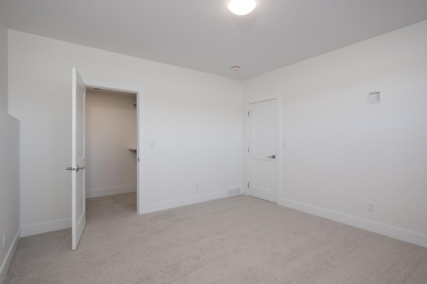 202 Bruin Crescent, Thunder Bay, ON - Indoor Photo Showing Other Room