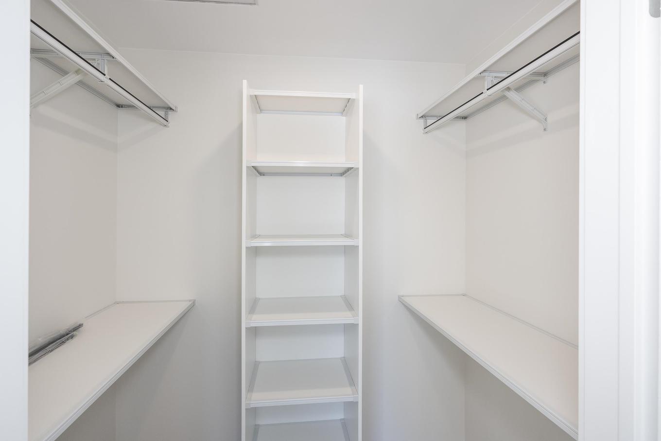 202 Bruin Crescent, Thunder Bay, ON - Indoor With Storage