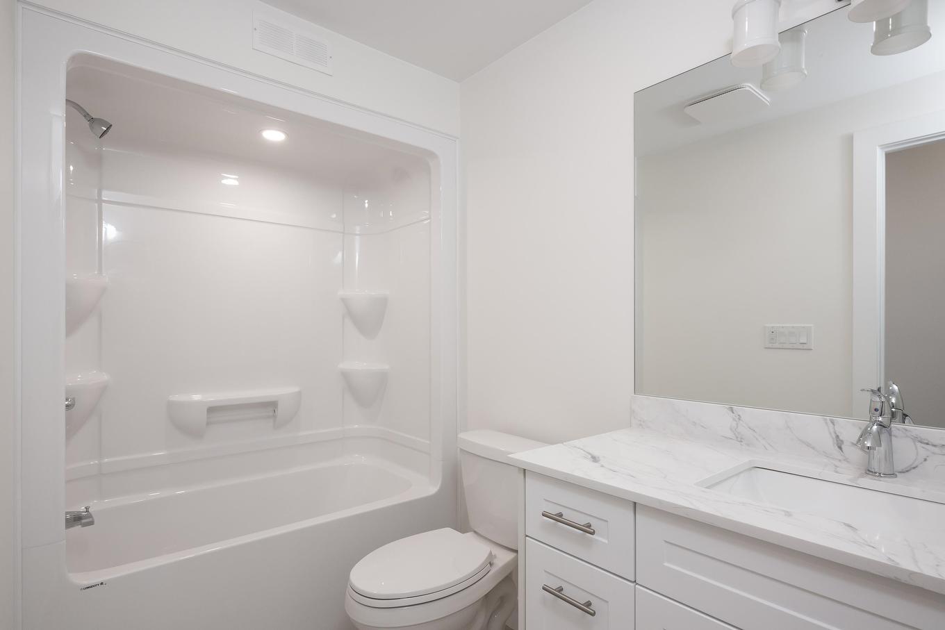 202 Bruin Crescent, Thunder Bay, ON - Indoor Photo Showing Bathroom