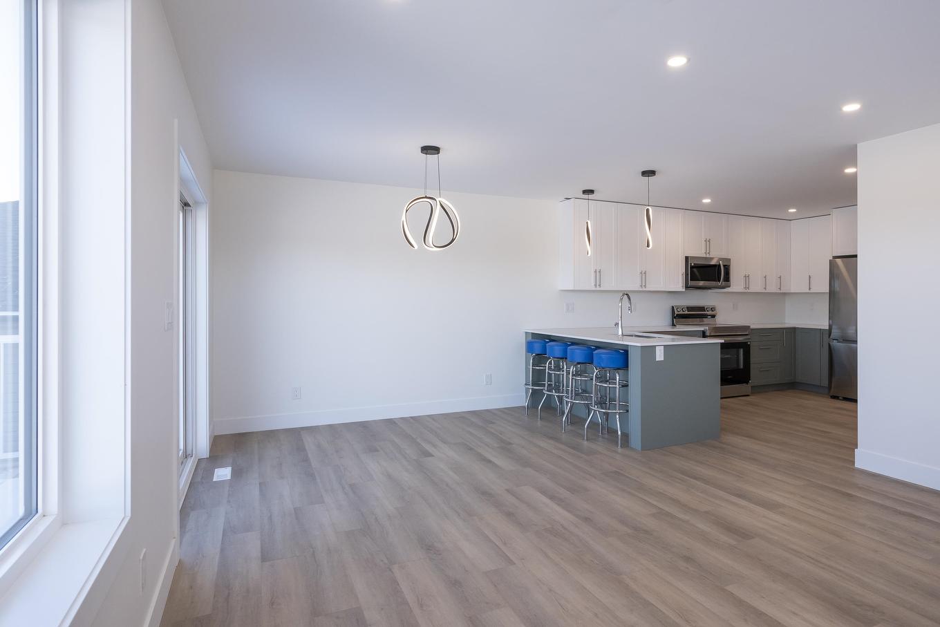 202 Bruin Crescent, Thunder Bay, ON - Indoor Photo Showing Kitchen