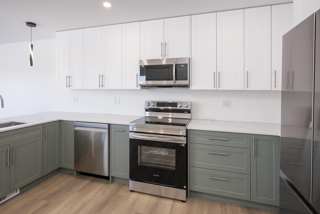 202 Bruin Crescent, Thunder Bay, ON - Indoor Photo Showing Kitchen