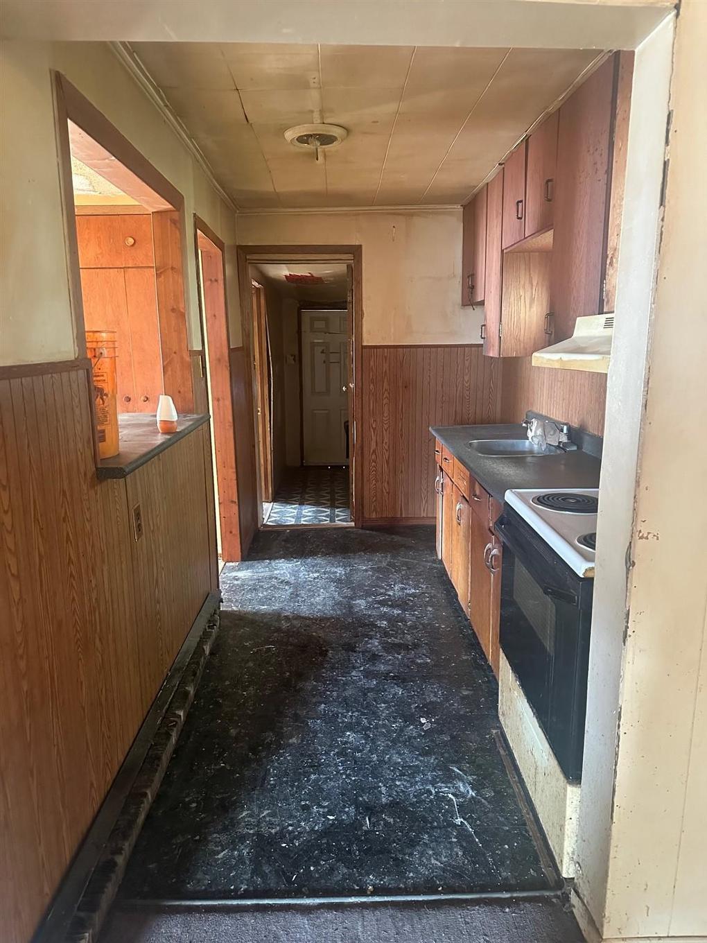 335 Heron Street, Thunder Bay, ON - Indoor Photo Showing Kitchen