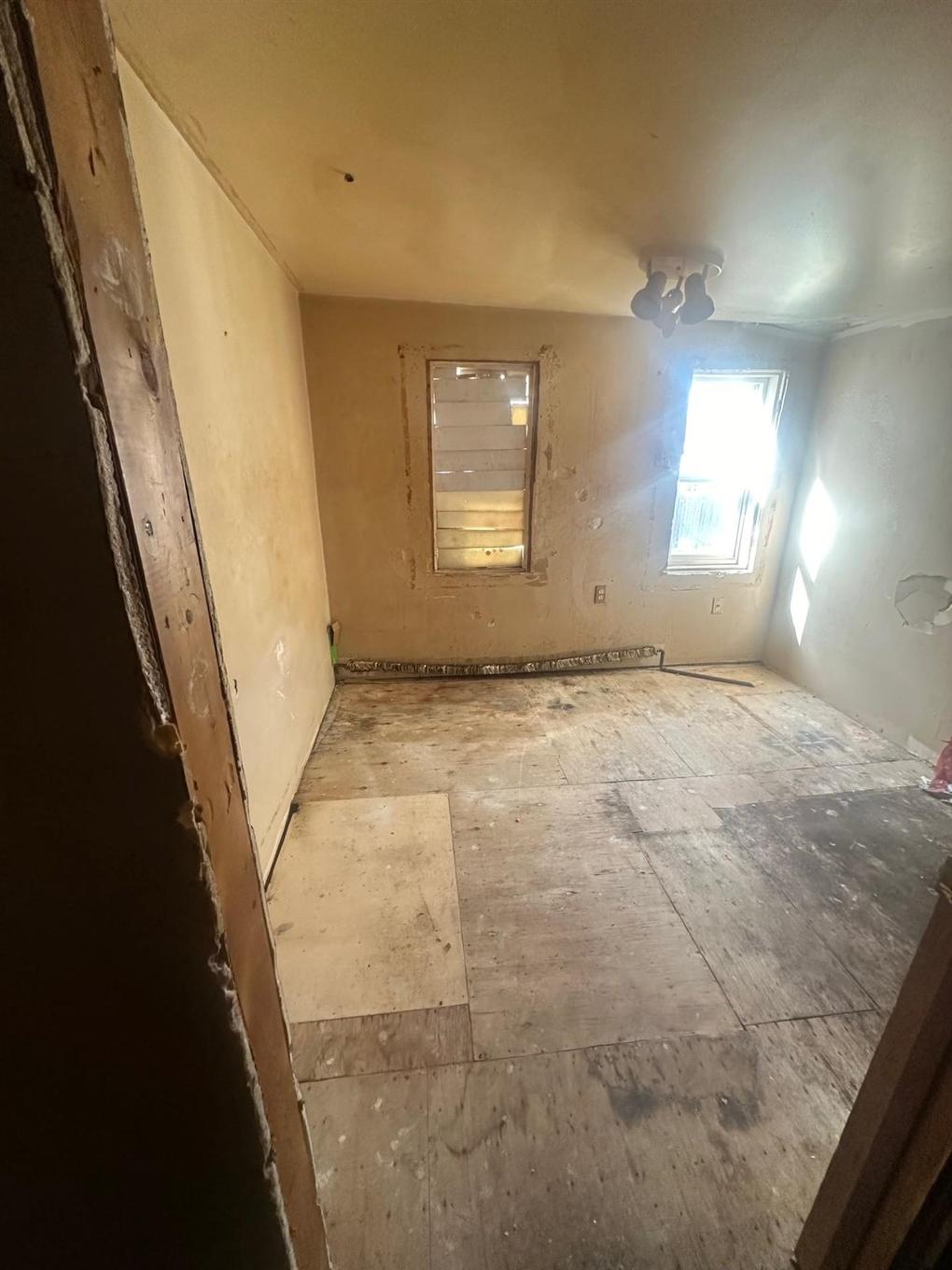 335 Heron Street, Thunder Bay, ON - Indoor Photo Showing Other Room