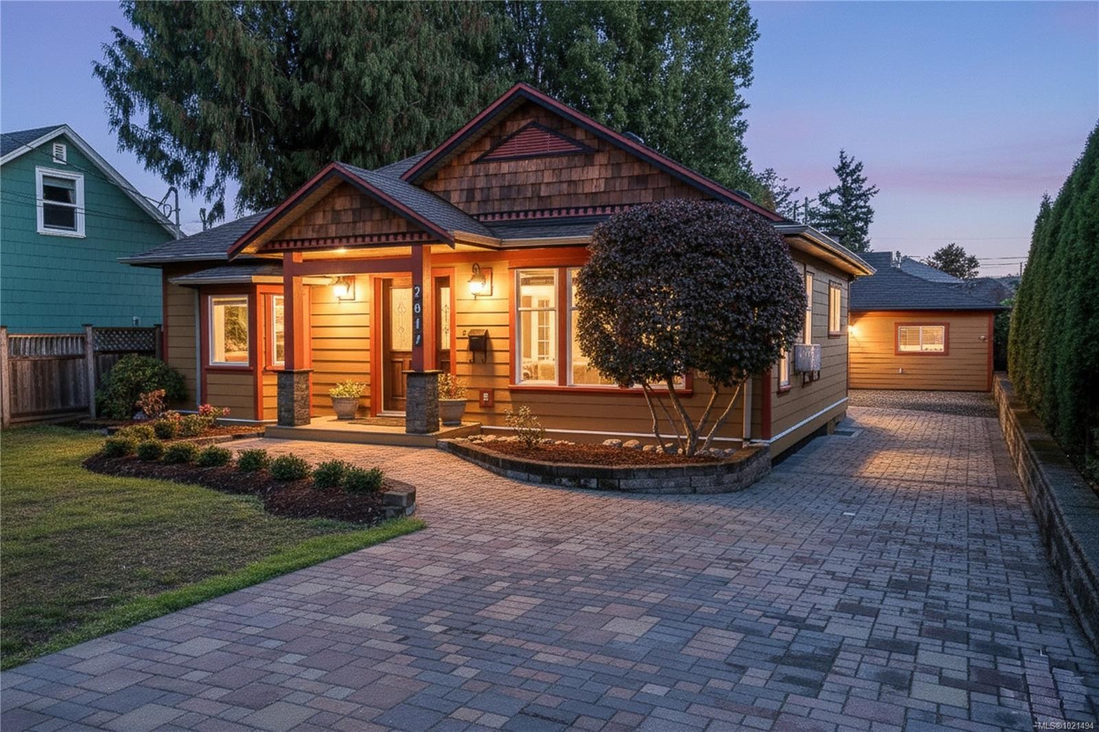 2617 Doncaster Dr, Victoria, BC