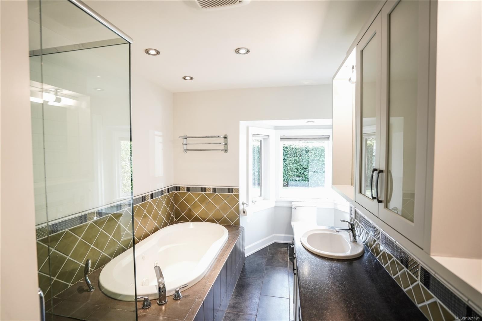 2617 Doncaster Dr, Victoria, BC