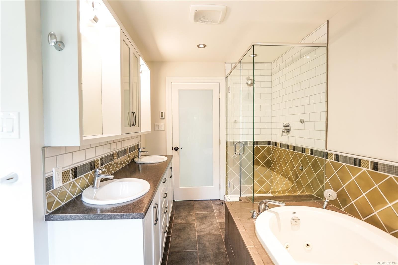 2617 Doncaster Dr, Victoria, BC