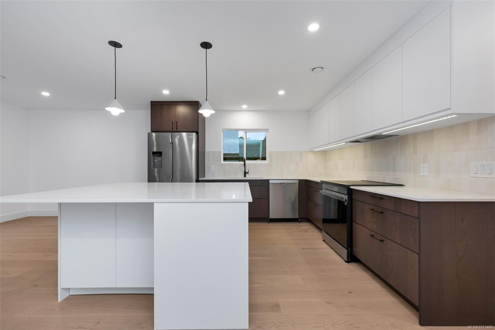 1041 Hulford St, Saanich, BC