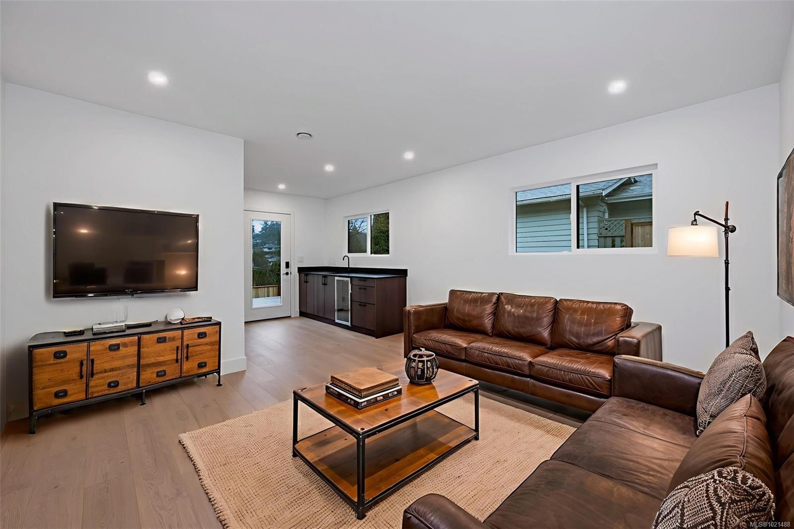 1041 Hulford St, Saanich, BC