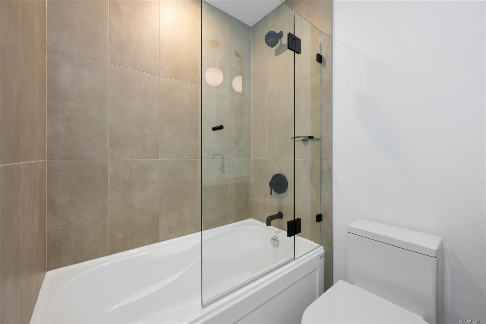 1041 Hulford St, Saanich, BC