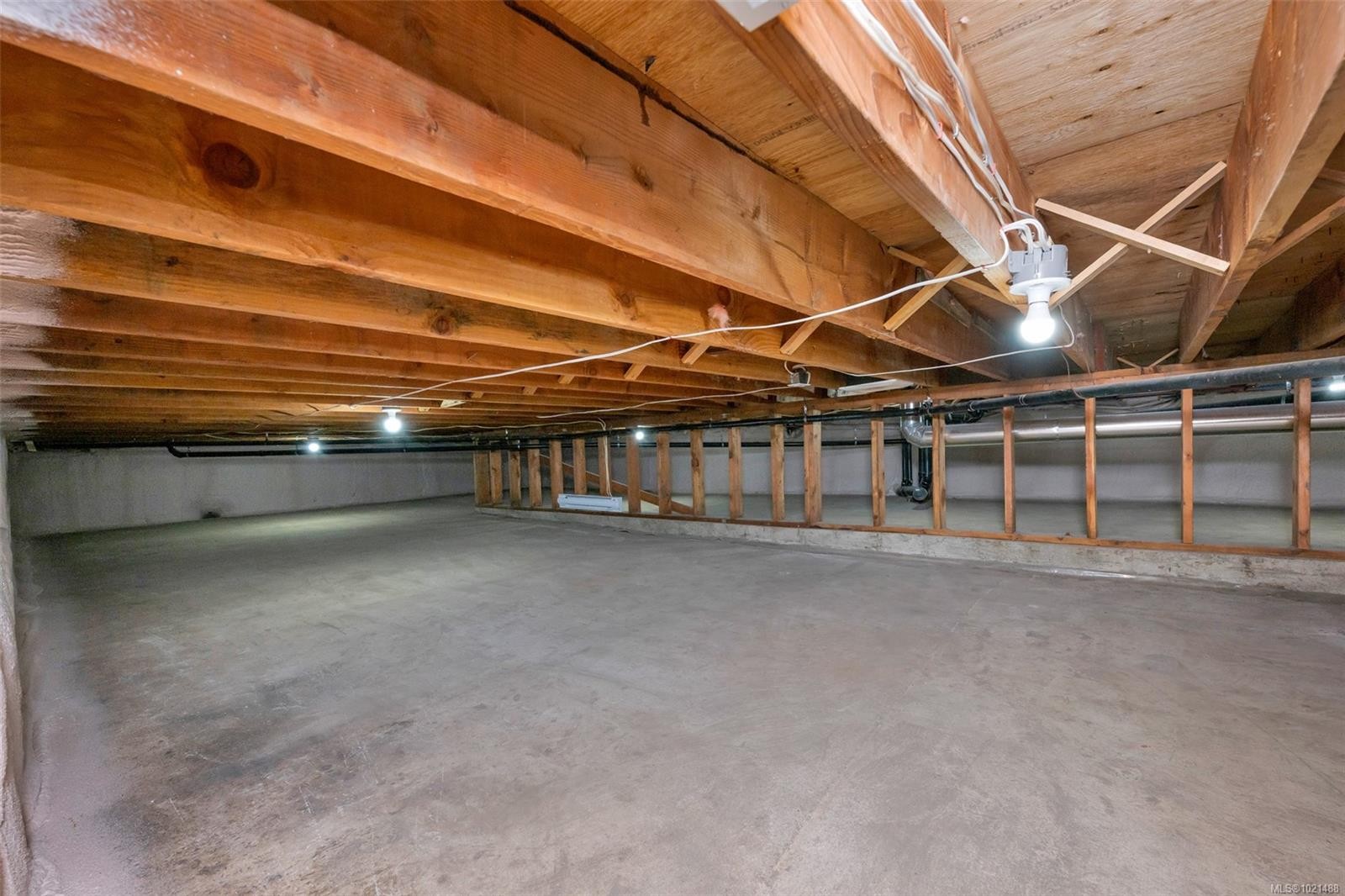 1041 Hulford St, Saanich, BC