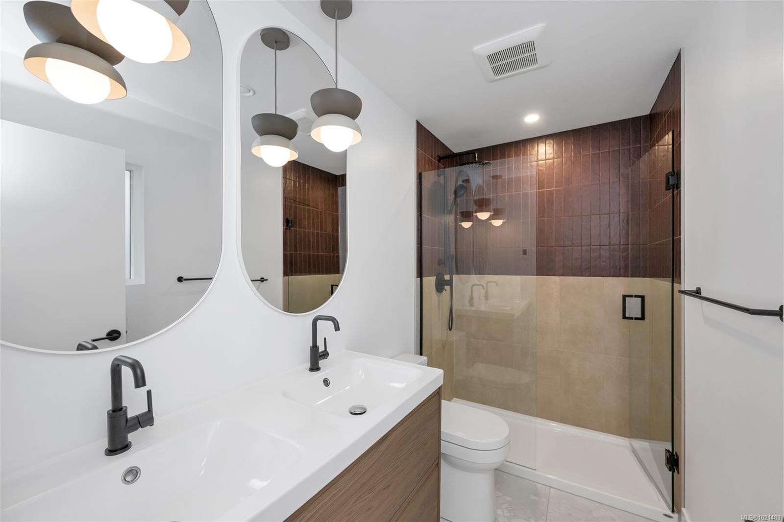 1041 Hulford St, Saanich, BC