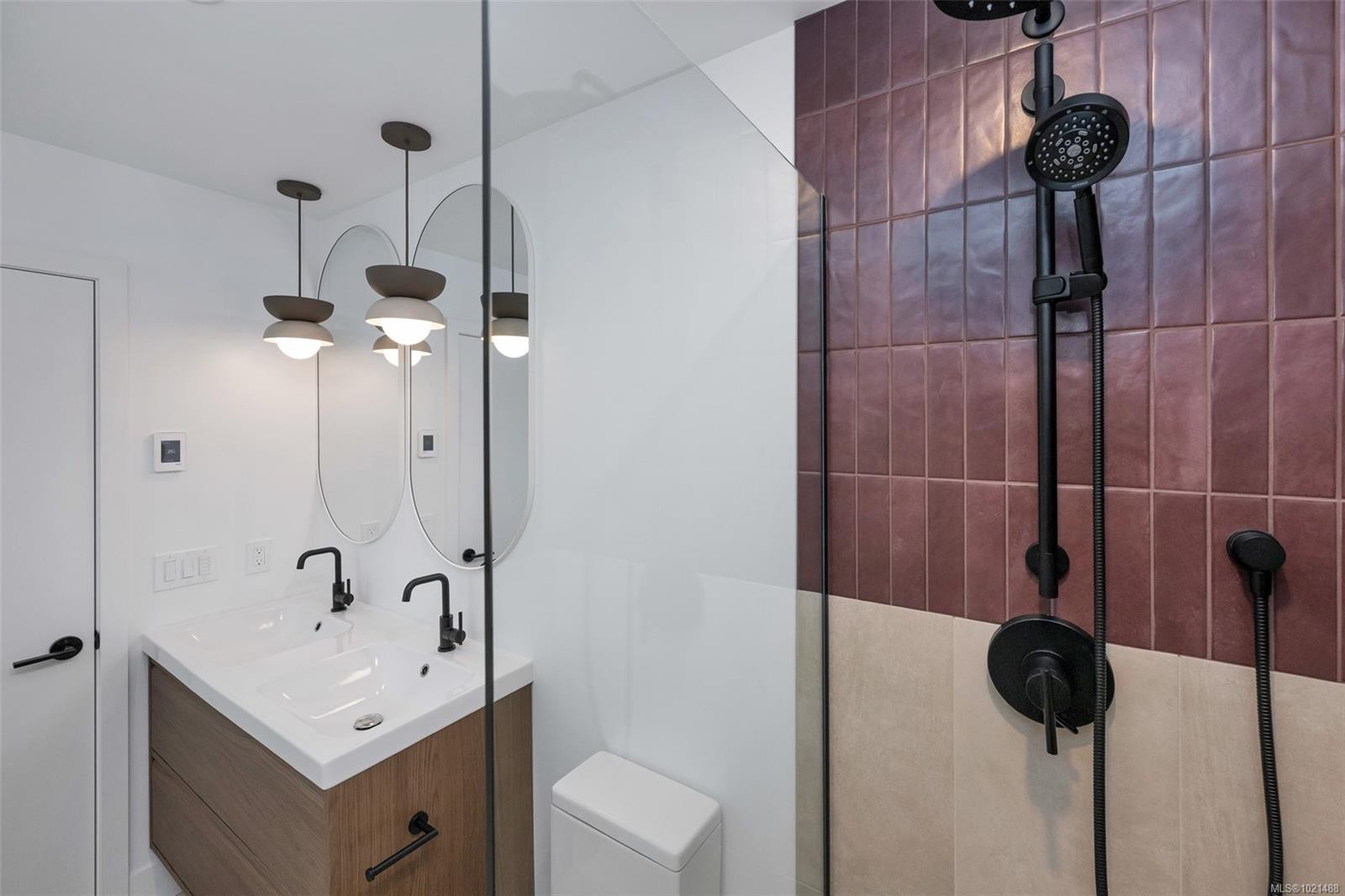 1041 Hulford St, Saanich, BC