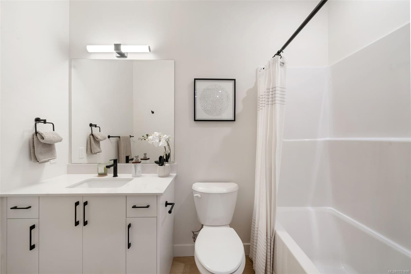 506-2770 Winster Rd, Langford, BC - Indoor Photo Showing Bathroom