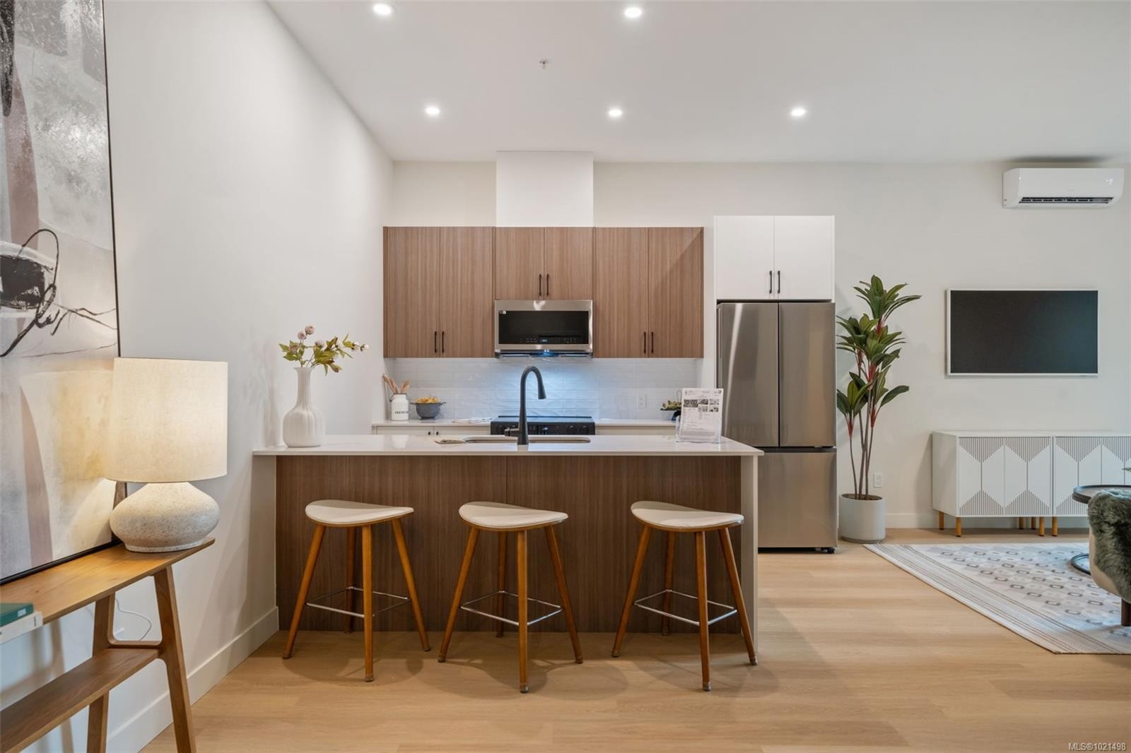 506-2770 Winster Rd, Langford, BC - Indoor Photo Showing Kitchen With Upgraded Kitchen