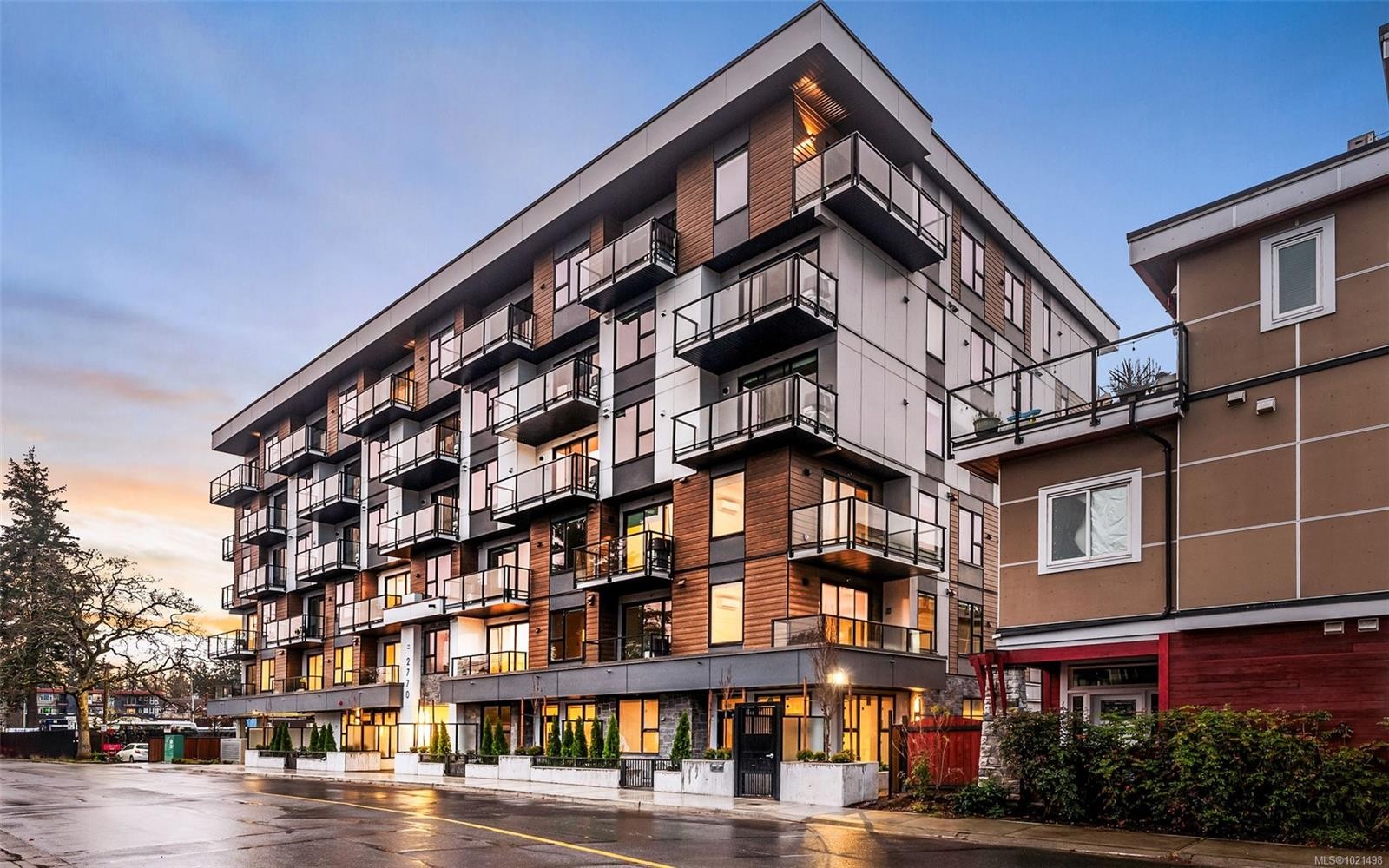 506-2770 Winster Rd, Langford, BC - Outdoor With Balcony With Facade