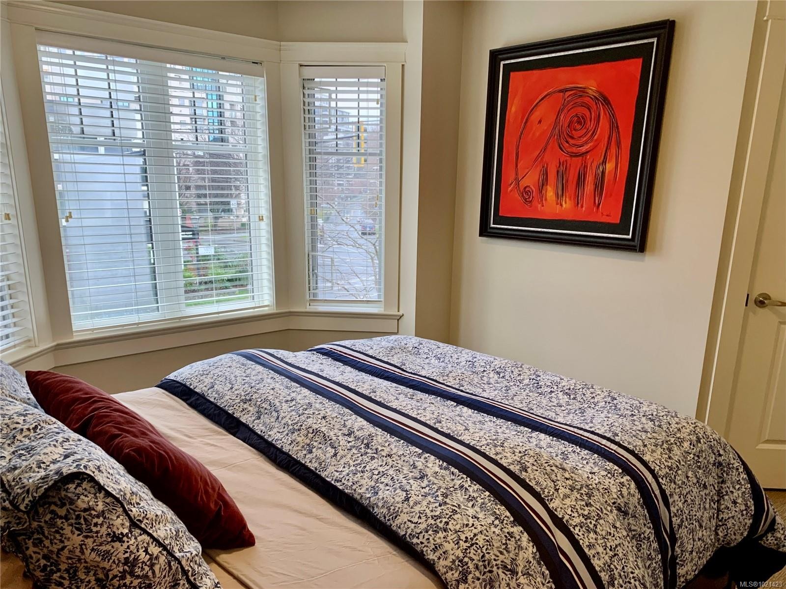 8-675 Superior St, Victoria, BC