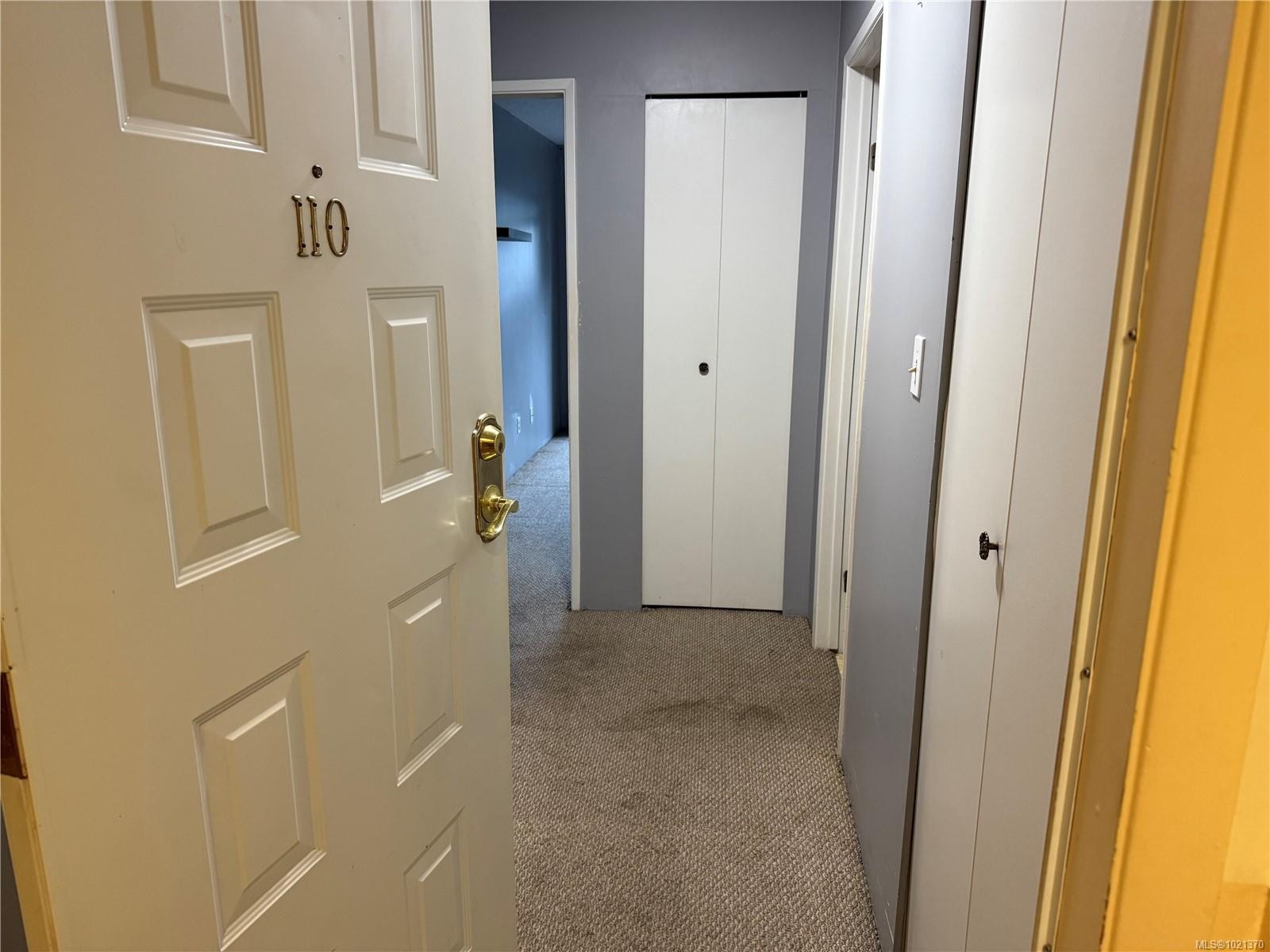 110-2815 Departure Bay Rd, Nanaimo, BC - Indoor Photo Showing Other Room