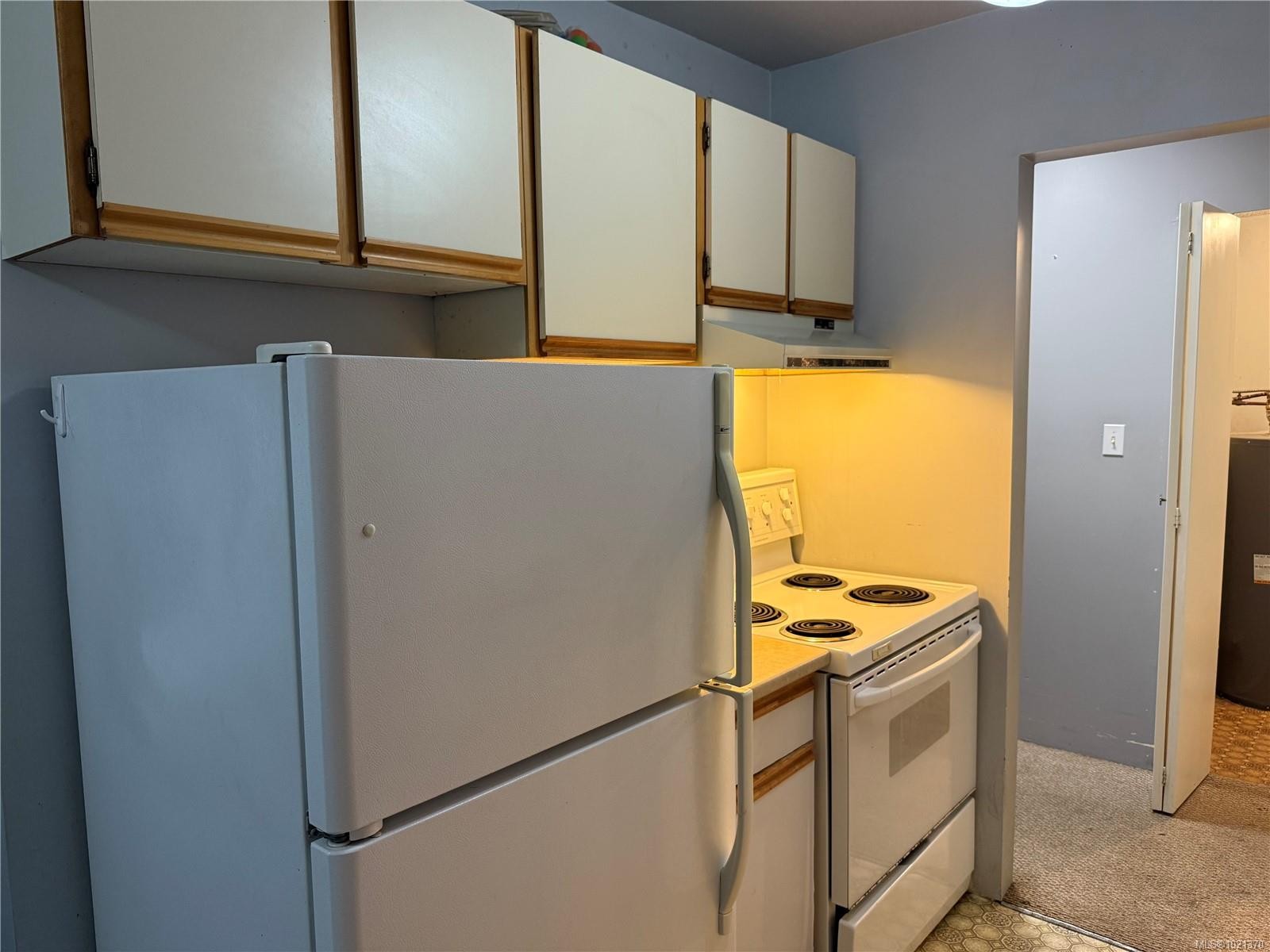 110-2815 Departure Bay Rd, Nanaimo, BC - Indoor Photo Showing Kitchen