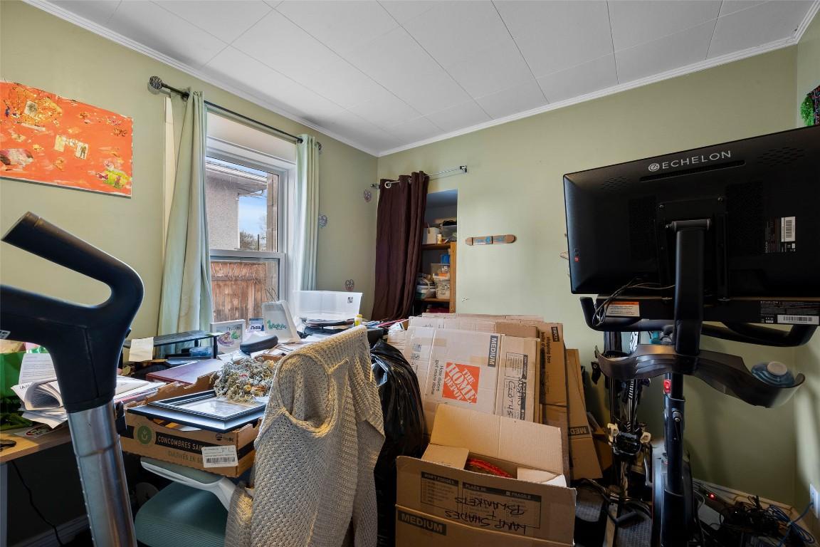 438 Alexander Avenue, Kamloops, BC - Indoor