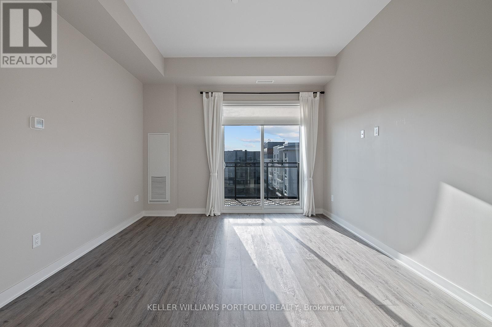 611 - 340 Plains Road E, Burlington, ON - Indoor Photo Showing Other Room