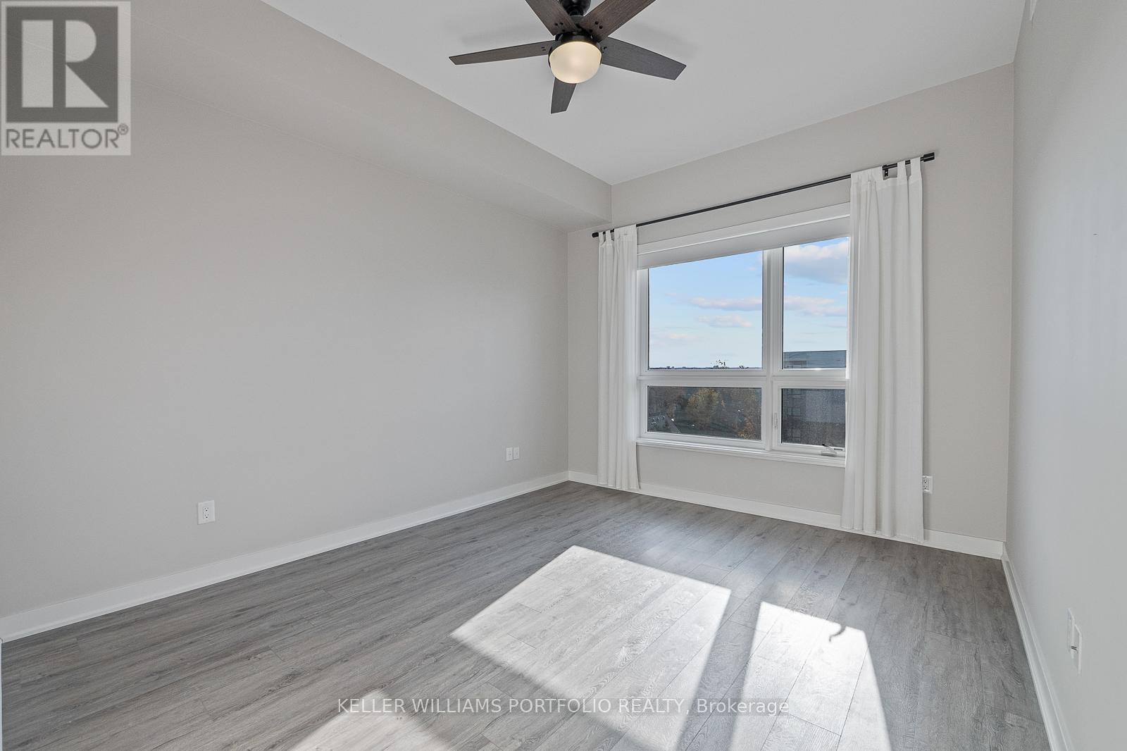 611 - 340 Plains Road E, Burlington, ON - Indoor Photo Showing Other Room