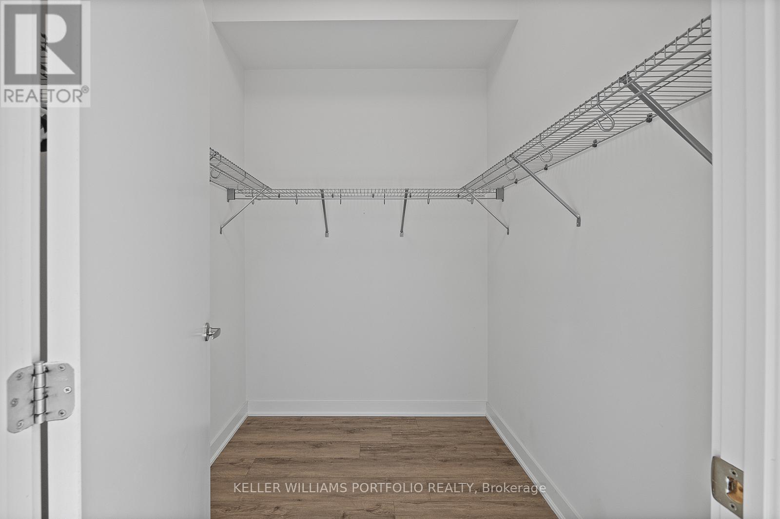 611 - 340 Plains Road E, Burlington, ON - Indoor With Storage