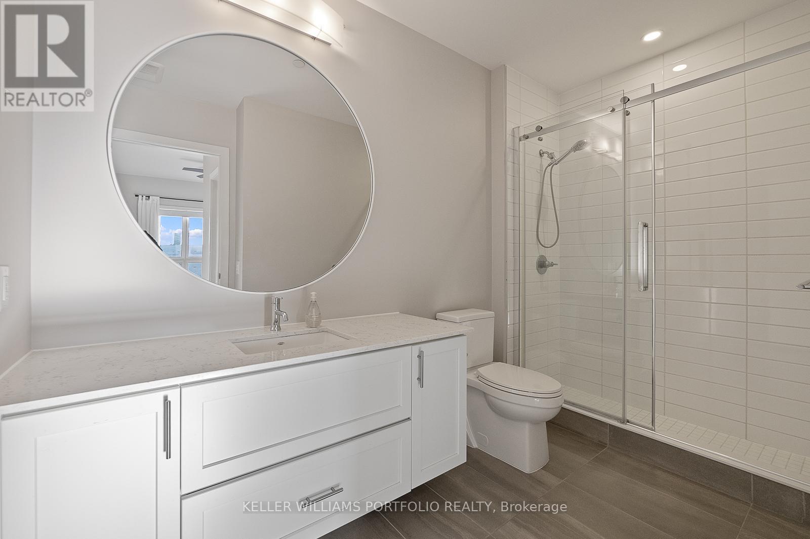 611 - 340 Plains Road E, Burlington, ON - Indoor Photo Showing Bathroom