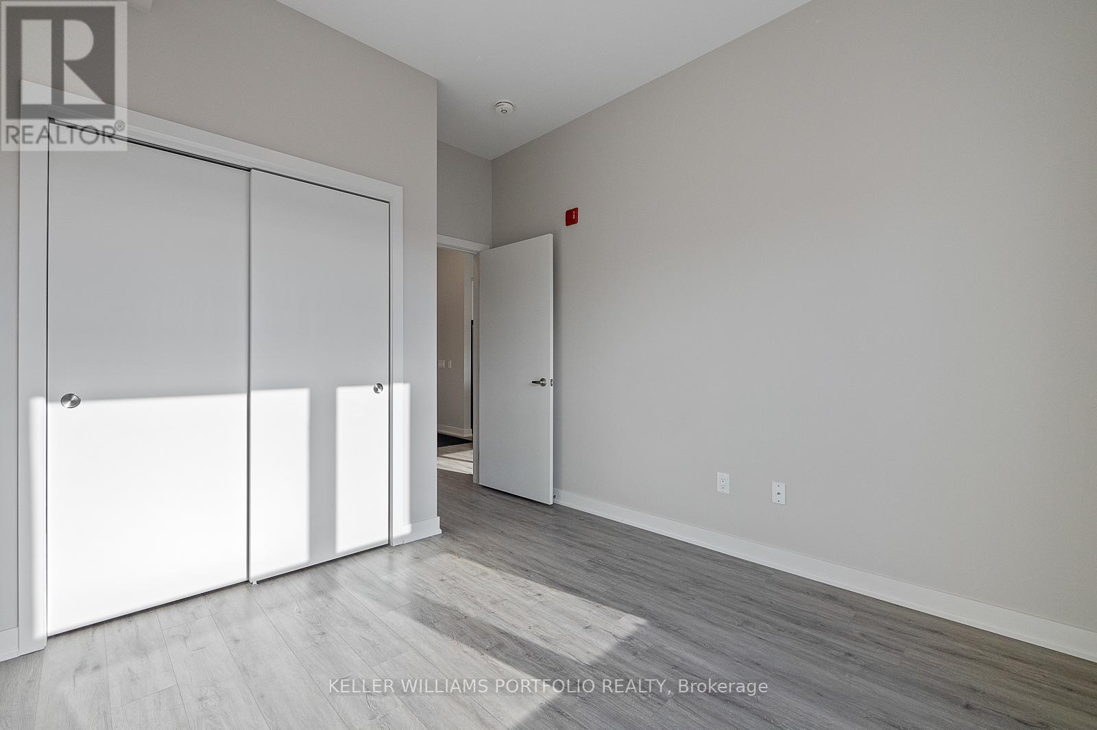 611 - 340 Plains Road E, Burlington, ON - Indoor Photo Showing Other Room