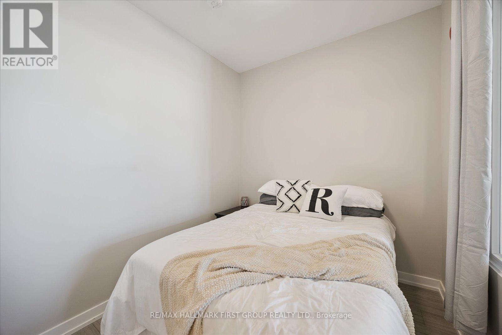302 - 1010 Dundas Street E, Whitby (Pringle Creek), ON - Indoor Photo Showing Bedroom